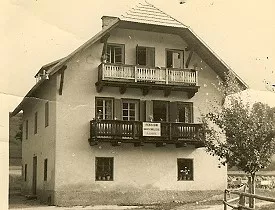 1950 - Zimmer mit Waschbecken